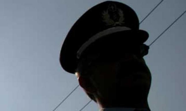 Έμπορος ναρκωτικών με στολή... αστυνομικού!